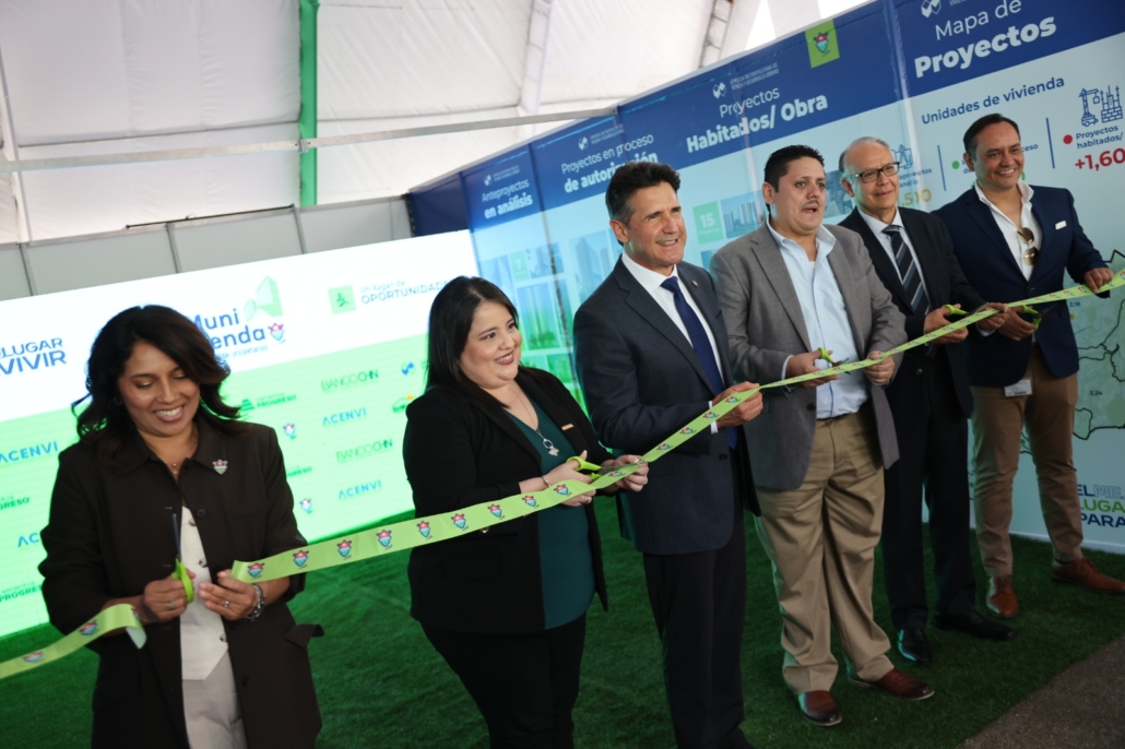 Alcalde visita ExpoMuni Vivienda